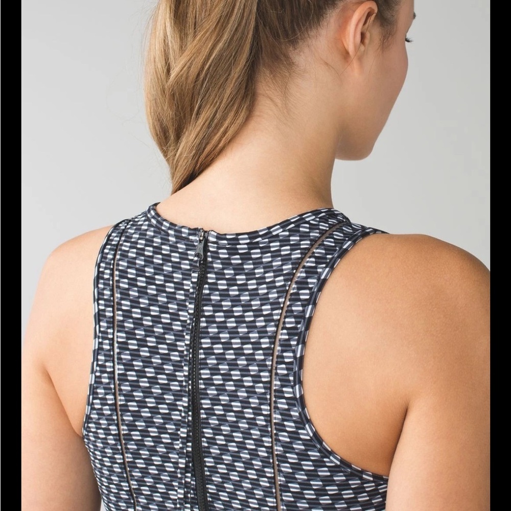 Lululemon Deep Dive White Black & Go 'Til Dawn Fit & Flare Dress Sz 6 - Picture 7 of 8